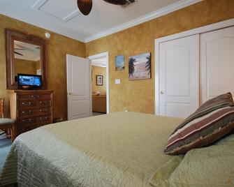 Purple Parrot Village - Pensacola - Bedroom