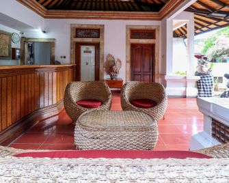 OYO 2548 Rasa Sayang Inn - South Kuta - Hành lang
