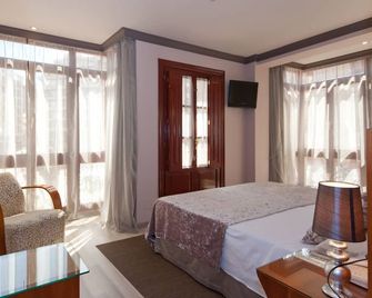 Hotel Vetusta - Oviedo - Phòng ngủ