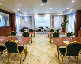 Warsaw-Apartments Apartamenty Sadyba - Warszawa - Restauracja