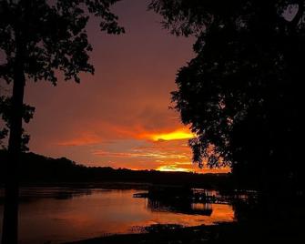 (Waterfront) Experience lake life and nature with city convenience - Scottsboro