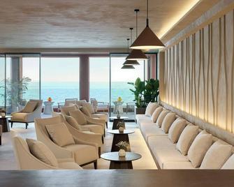 Álkyna Lifestyle Beach Resort - Agios Gordios - Salónek