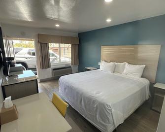 Town and Country Inn - Santa Barbara - Bedroom