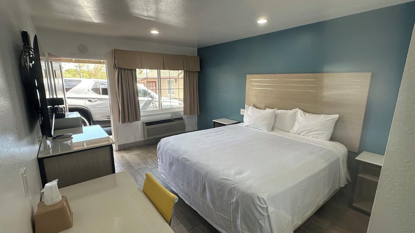 Town and Country Inn