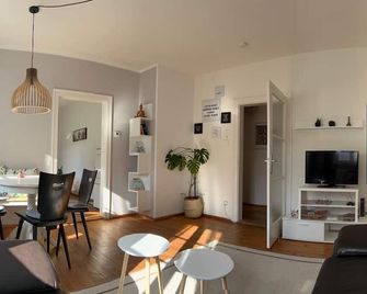 Charmante 2-Zi-Altbau-Wohnung - 5 Min zum Dom - Bamberg - Dining room