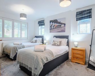 2 bedroom accommodation in Southbourne, near Bournemouth - Christchurch - Sypialnia