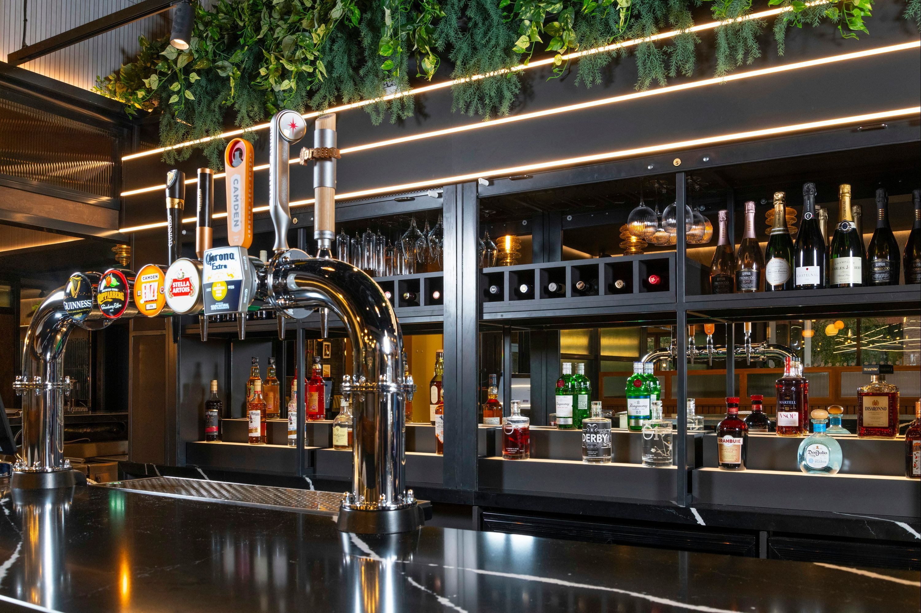 Holiday Inn Derby - Riverlights By IHG - דרבי - בר