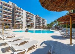 Rentalmar Salou Playa Family Suites & Pool - Salou - Pool