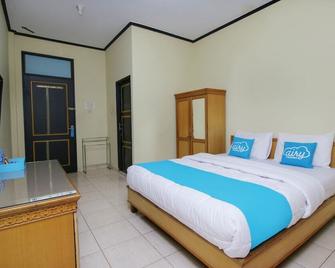 Airy Eco Syariah Pontianak Tenggara Ahmad Yani Sepakat Dua 8 - Pontianak - Bedroom