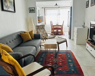Katya's home - Datça - Living room