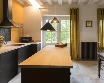 Le Pigeonnier Colbert - Montigny-la-Resle - Кухня