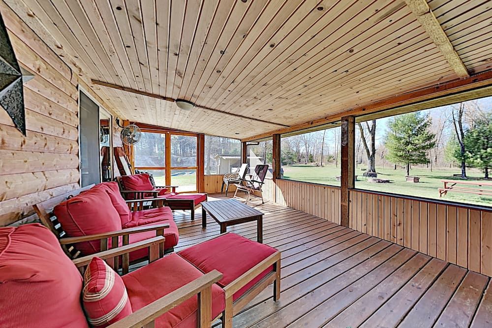 Northwoods Getaway- Private Swimming Pond, hot Tub, & 70 Acres of Woods - New Lisbon - Patio