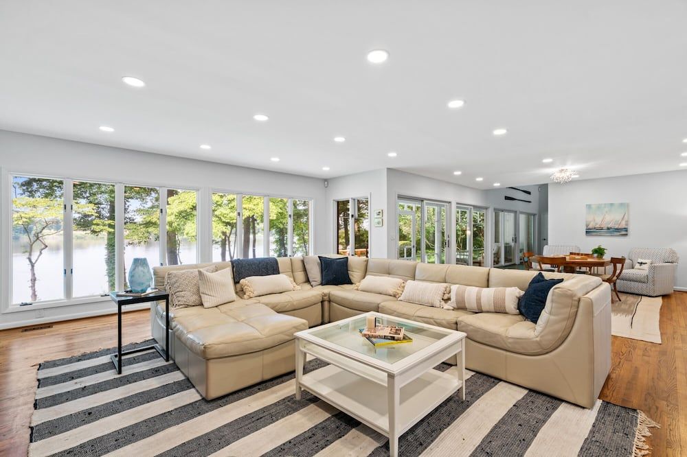 Waterfront oasis, tranquil masterpiece for relaxing and recreating beautifully