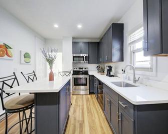 Enchanting 4 BD / 2 B house in the heart of Corktown! - Détroit - Cuisine