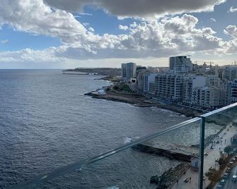 The Preluna Hotel - Sliema