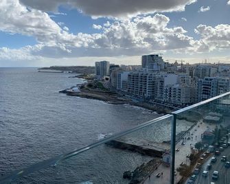 The Preluna Hotel - Sliema