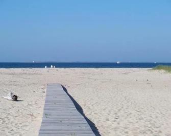 Blue Sea Motor Inn - North Truro - Beach