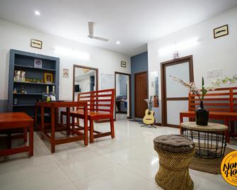 Nomad House - Pondicherry - Front desk