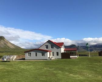 Sudur-Bar Guesthouse - Grundarfjordur - Building