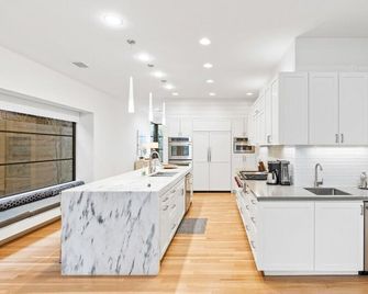 Modern Luxury - Dallas - Cuisine