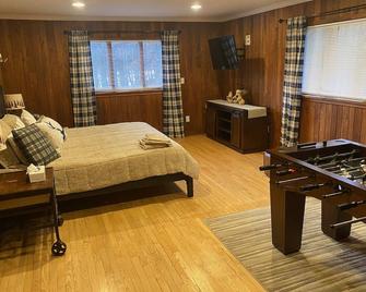 Incredible Lakefront Property with Year Round Hot Tub; Bring the Whole Family - DuBois - Quarto