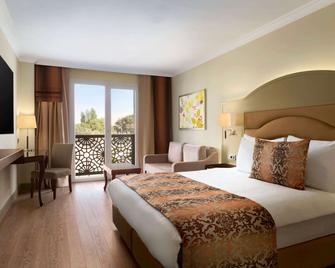 Ramada Resort by Wyndham Kazdaglari Thermal and Spa - Edremit - Yatak Odası