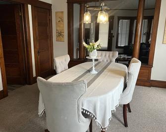 Welcome to the Eastwood Escape. Make yourself at home! - Syracuse