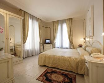 Majestic Toscanelli - Padua - Schlafzimmer