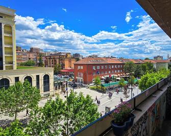 Prishtina Center Hostel - פריסטינה - מרפסת