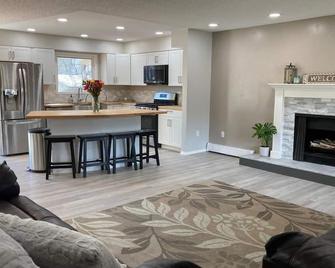 House with beautiful mountain views - Eagle River - Cocina