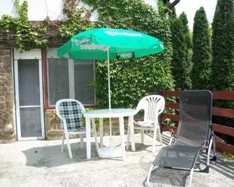 Kántás Vendégház Tihany - Tihany - Innenhof