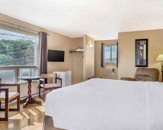 Rodeway Inn - Gaspé - Bedroom