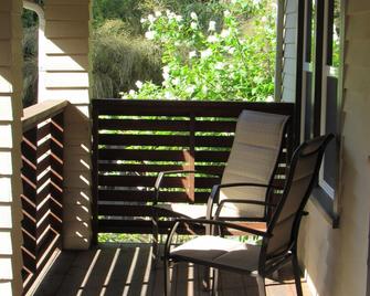 Twin Trees Retreat In The Redwoods At The River - Crescent City - Balkon