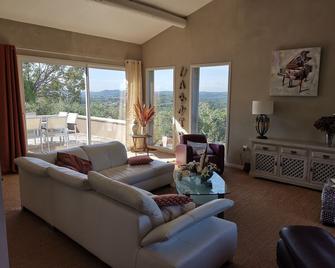 Air-conditioned villa with panoramic view and swimming pool. - Vézénobres - Sala de estar