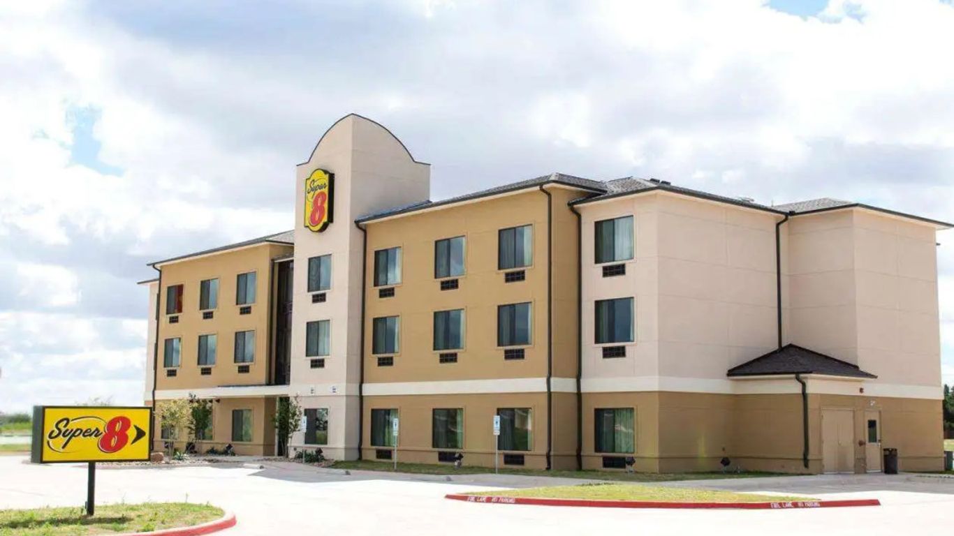 Super 8 by Wyndham Stanton