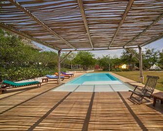 Ki-Ra Holistic Living - San Rafael del Yuma - Pool