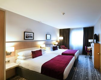Lancaster Hotel - Uxbridge - Schlafzimmer