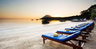 Bastianos Bunaken Dive Resort - Kota Manado - Pantai