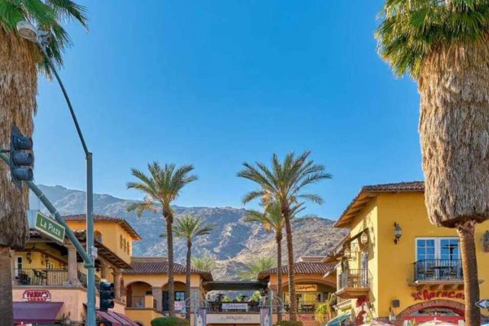 Cozy Condo w Heated Pool 1 Hr to Joshua Tree NP - פאלם ספירנגס - נוף חיצוני