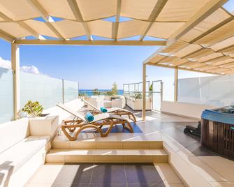 Golden Bay Beach Hotel - Larnaca - Balcony