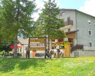 Rifugio Passo Godi - Scanno - Building