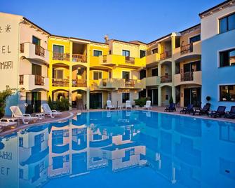 Hotel Ariadimari - Valledoria - Zwembad