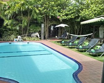 Palms Villa - Negombo - Piscina