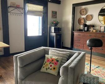 Main Street Suite in Sturbridge - Sturbridge - Obývací pokoj