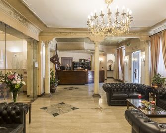 فندق فيلا روزا - روما - ردهة