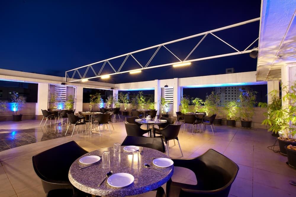 Bizz Tamanna Hotel - Hinjewadi - Restaurant
