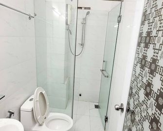 Hoang Nam Hotel - Ho Chi Minh City - Bathroom
