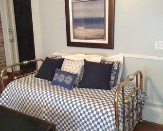 Historical Patillo/Key Home - Marshall - Living room