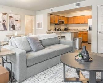 Landing at The Reserve at Elm - 2 Bedrooms in Jenks - Jenks - Living room