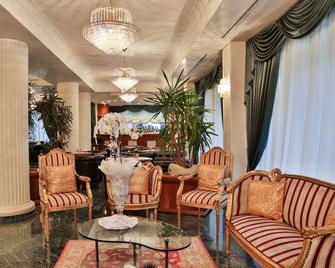 Hotel Globus, Sure Hotel Collection by Best Western - Milano Marittima - Sala de estar